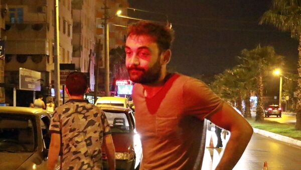 Polis alkolmetreden önce tahmin etti: Gözler kalbin aynasıdır - Sputnik Türkiye