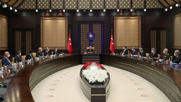 Türkiye Cumhurbaşkanı Recep Tayyip Erdoğan, Cumhurbaşkanlığı Külliyesi'nde gerçekleştirilen Savunma Sanayii İcra Komitesi Toplantısı'na başkanlık etti. - Sputnik Türkiye