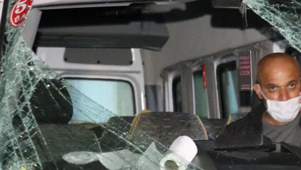 Cenazeye gidenleri taşıyan minibüs devrildi - Sputnik Türkiye