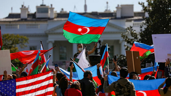 Beyaz Saray önünde Azerbaycan'a destek mitingi düzenlendi - Sputnik Türkiye