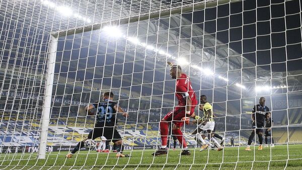 Fenerbahçe, Süper Lig'in 6. hafta maçında Trabzonspor ile Ülker Stadı'nda karşılaştı - Sputnik Türkiye
