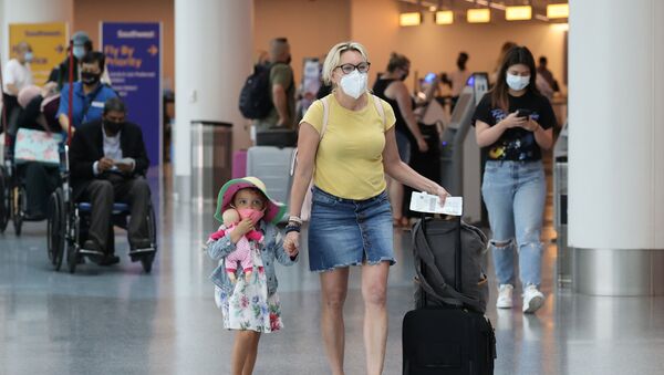 Havalimanı - ABD - maske - koronavirüs - Los Angeles - Sputnik Türkiye