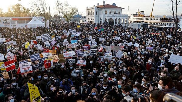 Kadıköy-Melih Bulu protestosu - Sputnik Türkiye