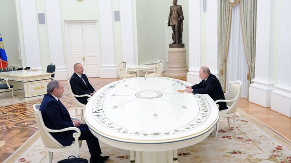 İlham Aliyev- Nikol Paşinyan- Vladimir Putin - Sputnik Türkiye