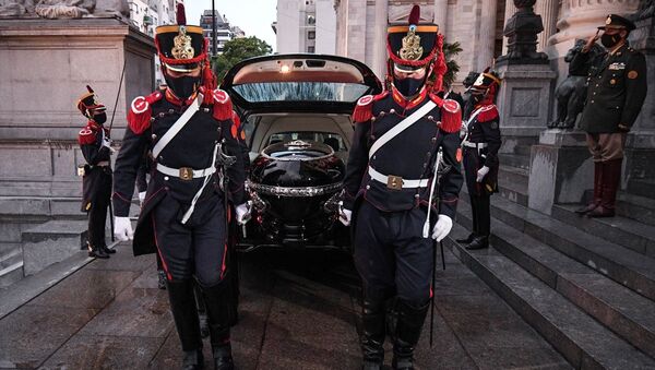 Arjantin'in başkenti Buenos Aires'te eski Devlet Başkanı Carlos Menem için cenaze töreni düzenlendi.  - Sputnik Türkiye
