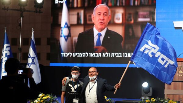 İsrail televizyonlarında yayınlanan sandık çıkış anketlerine göre, Başbakan Benyamin Netanyahu’nun partisi Likud, 33 milletvekili çıkararak seçimde birinci oldu. - Sputnik Türkiye