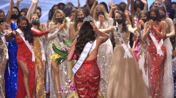 Мисс Мексика Андреа Меза коронована на сцене конкурса «Мисс Вселенная 2021»  - Sputnik Türkiye