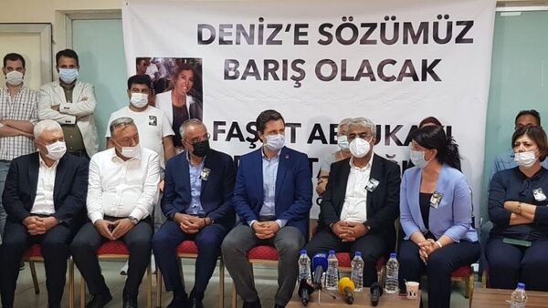 CHP'den HDP İzmir İl Binasına ziyaret - Sputnik Türkiye