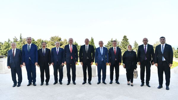 Azerbaycan Cumhurbaşkanı İlham Aliyev tarafından kabul edilen AK Parti heyeti - Sputnik Türkiye