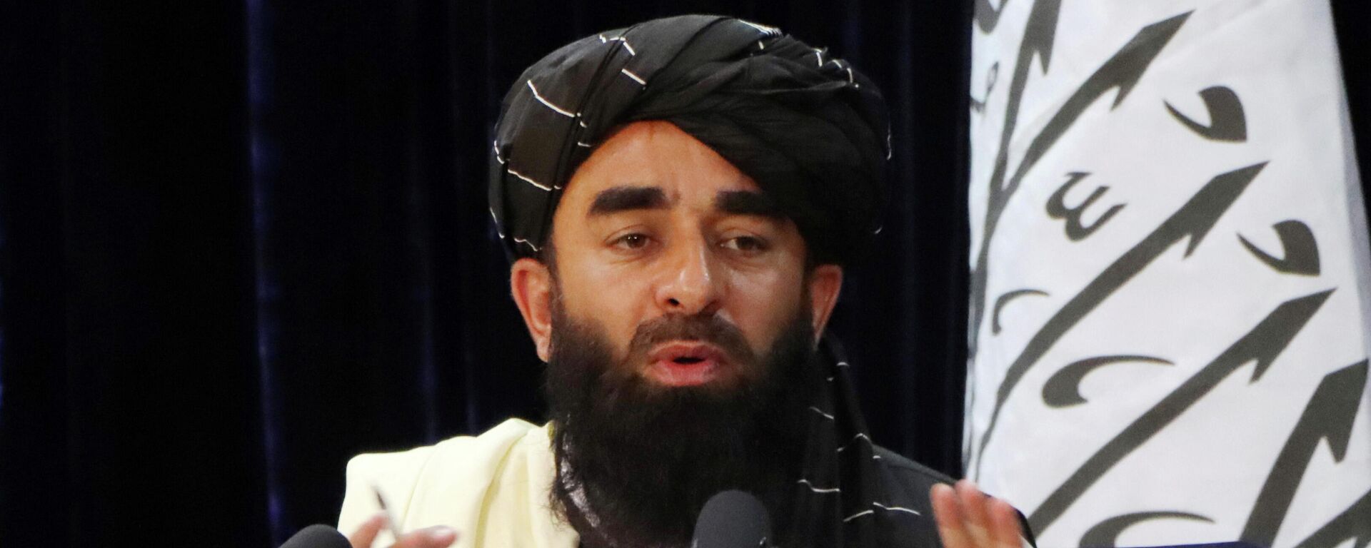 Taliban Sözcüsü Zabihullah Mücahid, Kabil'de basın toplantısı düzenlerken (Ağustos 2021) - Sputnik Türkiye, 1920, 31.10.2021