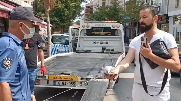 Eski MasterChef yarışmacısı Murat Özdemir, polise rüşvet teklif etti: 'Çek şuradan 200 lira' - Sputnik Türkiye