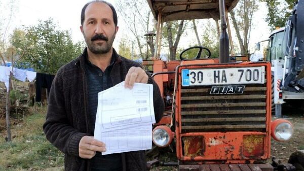 Hakkari'nin Yüksekova ilçesinde çiftçilik yapan 50 yaşındaki Sait Danış'a, hiç gitmediği İstanbul, Ankara, İzmir ve Aydın'dan 4 farklı trafik cezası geldi. - Sputnik Türkiye