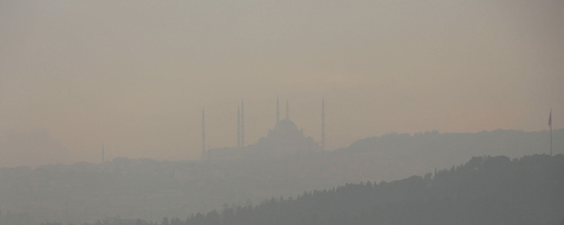 İstanbul'da sis etkili oluyor - Sputnik Türkiye, 1920, 03.11.2021