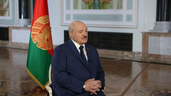 Belarus Devlet Başkanı Aleksandr Lukaşenko, Rossiya Segodnya Uluslararası Haber Ajansı Genel Müdürü Dmitriy Kiselev’e röportaj verdi. - Sputnik Türkiye