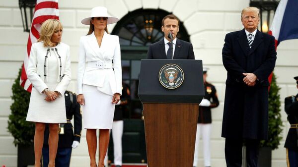 45. ABD Başkanı Donald Trump, eşi Melania Trump, Fransa Cumhurbaşkanı Emmanuel Macron ve eşi Brigette Macron - Sputnik Türkiye