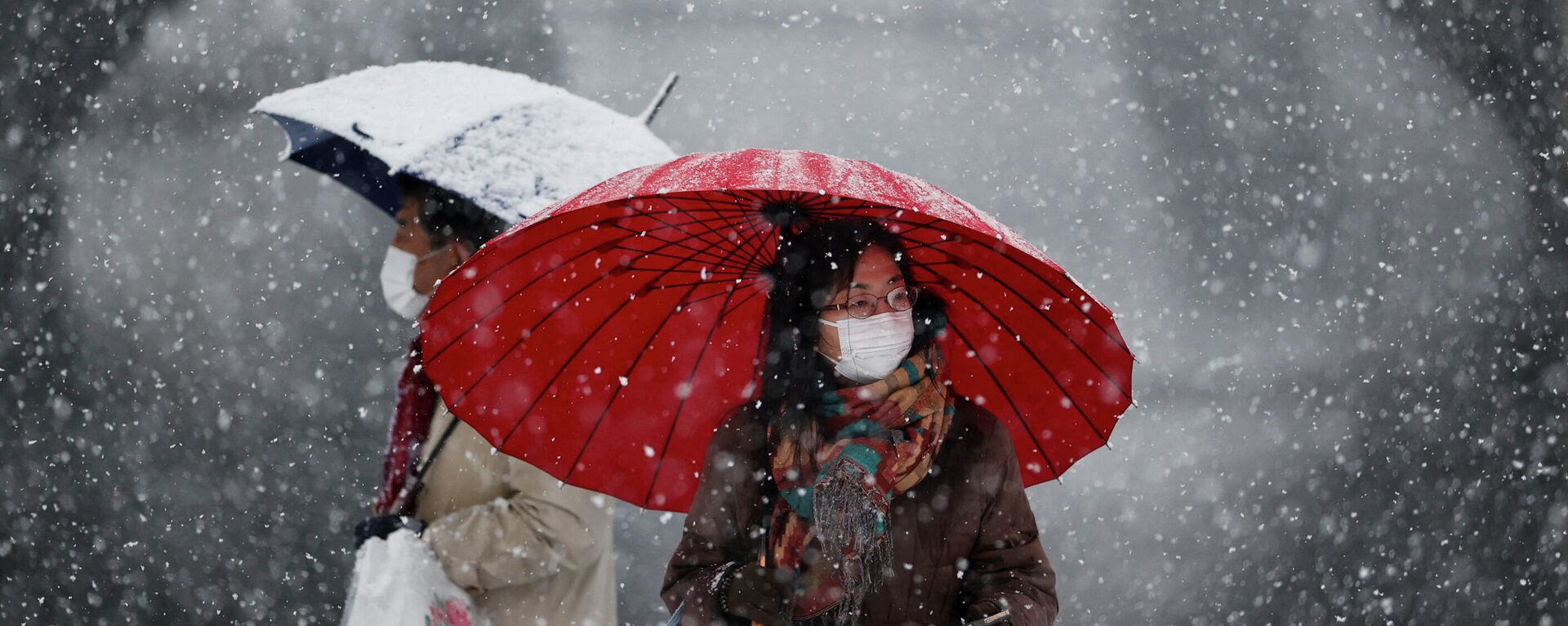 Japonya’da şiddetli kar yağışı: 215 kişi hastanelik oldu - Sputnik Türkiye, 1920, 07.01.2022