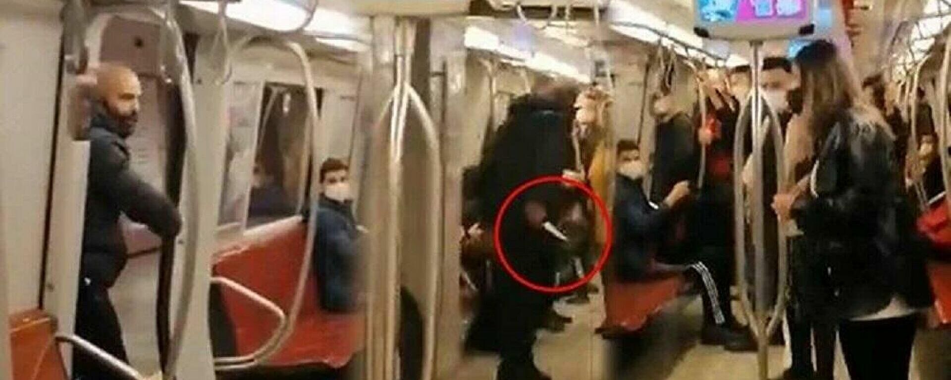 Metrodaki bıçaklı saldırgan - Sputnik Türkiye, 1920, 10.01.2022
