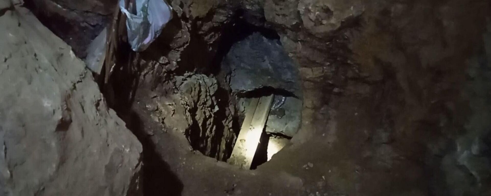 Define avcıları kazdıkları 9 metrelik tünelde suçüstü yakalandı
 - Sputnik Türkiye, 1920, 14.01.2022