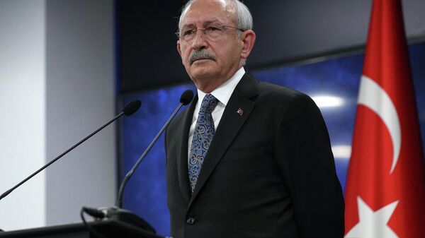 CHP Genel Başkanı Kemal Kılıçdaroğlu, Demokrasi ve Atılım Partisi Genel Başkanı Ali Babacan'ı ziyaret etti. 
 - Sputnik Türkiye