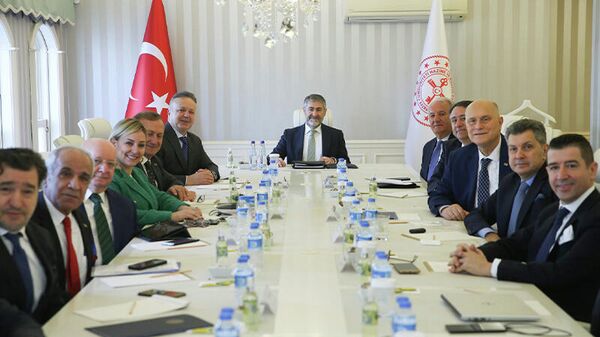 Bakan Nebati, TİM Yönetim Kurulu üyeleriyle bir araya geldi - Sputnik Türkiye