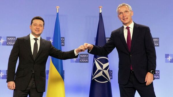 Ukrayna Devlet Başkanı Zelenskiy ve NATO Genel Sekreteri Stoltenberg - Sputnik Türkiye