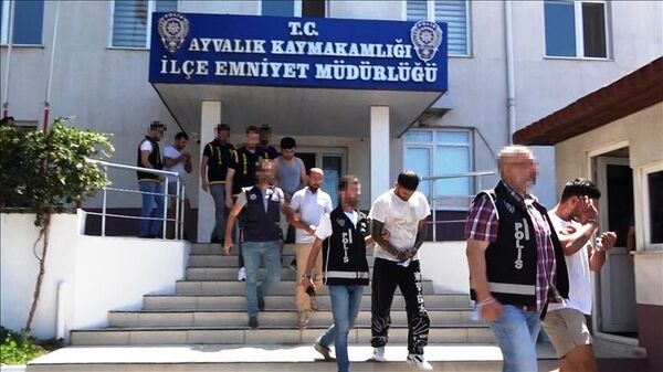 Yunanistan'a yasa dışı gitmeye çalışan 3'ü PKK üyesi 6 kişi yakalandı - Sputnik Türkiye