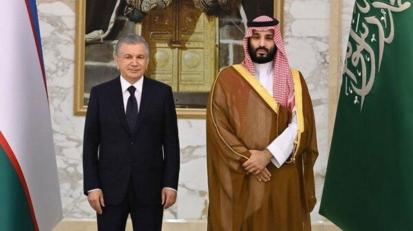 Suudi Arabistan resmi ajansı SPA'nın haberine göre, Özbekistan Cumhurbaşkanı Şevket Mirziyoyev, Kral Selman bin Abdulaziz'in davetlisi olarak Suudi Arabistan'a iki günlük ziyaret gerçekleştirdi. - Sputnik Türkiye