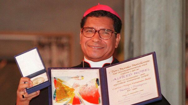 Nobel Barış Ödülü sahibi Katolik din adamı Carlos Filipe Belo, Doğu Timor Başpiskoposluğu görevini yürüttüğü 1990'lı yıllarda küçüklere 'cinsel istismar' yapmakla suçlandı. - Sputnik Türkiye