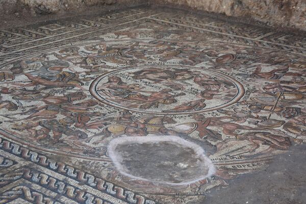 Suriye'nin merkezindeki Rastan şehrnde Roma dönemine ait bir mozaik bulundu - Sputnik Türkiye