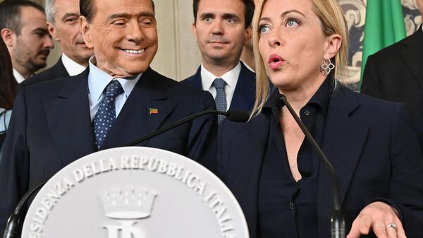  Giorgia Meloni  - Silvio Berlusconi  - Sputnik Türkiye