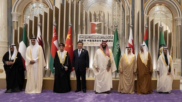 Suudi Arabistan'ın başkenti Riyad'taki Uluslararası Kral Abdulaziz Konferans Merkezi'nde Çin-Arap Ülkeleri Zirvesi düzenlendi - Sputnik Türkiye
