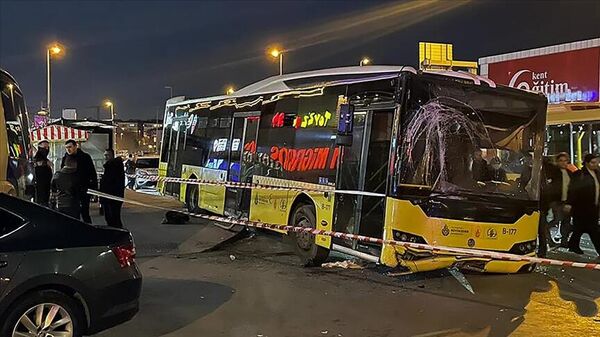 İstanbul Bahçelievler'de İETT otobüsü kazası - Sputnik Türkiye