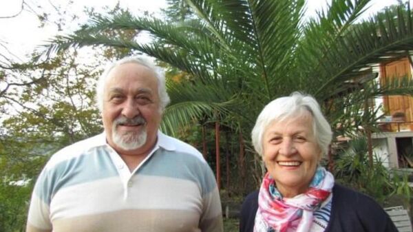 Oyuncu Şehsuvar Aktaş'ın babası ve üvey annesi yangında hayatını kaybetti - Sputnik Türkiye