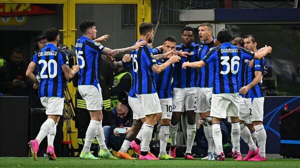 UEFA Şampiyonlar Ligi yarı final ilk maçında Inter, deplasmanda Milan'ı 2-0 yenerek, rövanş maçı öncesi avantajlı bir skor elde etti. - Sputnik Türkiye