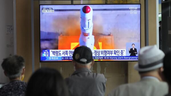 Kuzey Kore'nin sabah saatlerinde yaptığı uydu fırlatışının, taşıyıcı roket sisteminde yaşanan arıza nedeniyle başarısız olduğu bildirildi. - Sputnik Türkiye