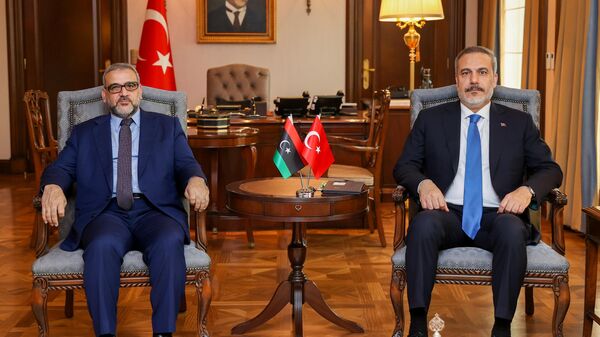 Dışişleri Bakanı Hakan Fidan (sağda), Libya Yüksek Devlet Konseyi Başkanı Halid El-Meşri (solda) ile görüştü.  ( - Sputnik Türkiye