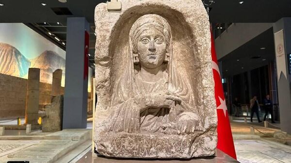 Zeugma kökenli mezar steli Türkiye'ye iade edildi - Sputnik Türkiye