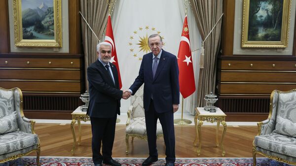 Cumhurbaşkanı Recep Tayyip Erdoğan, Hür Dava Partisi (HÜDA PAR) Genel Başkanı Zekeriya Yapıcıoğlu'nu kabul etti. - Sputnik Türkiye