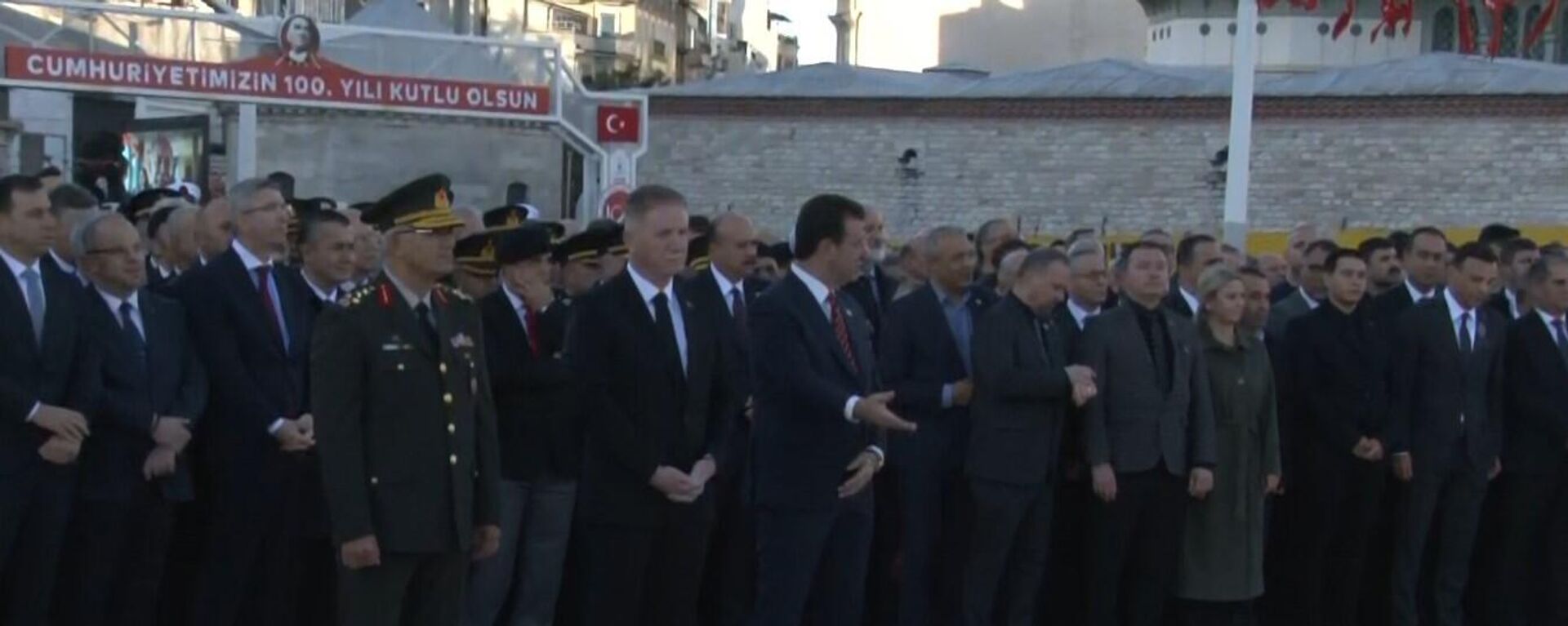 10 Kasım Taksim’deki törende CHP çelenk getirmeyi unuttu - Sputnik Türkiye, 1920, 10.11.2023