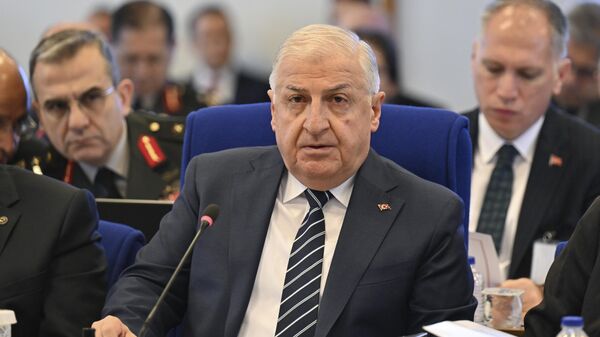 Milli Savunma Bakanı Yaşar Güler, beraberindeki heyet ile TBMM Plan ve Bütçe Komisyonunda, Milli Savunma Bakanlığının 2024 yılı bütçesinin görüşmelerine katıldı.  - Sputnik Türkiye