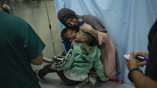 İsrail Gazze Filistin Refah Sınır Kapısı saldırı hastane Filistinli çocuk - Sputnik Türkiye