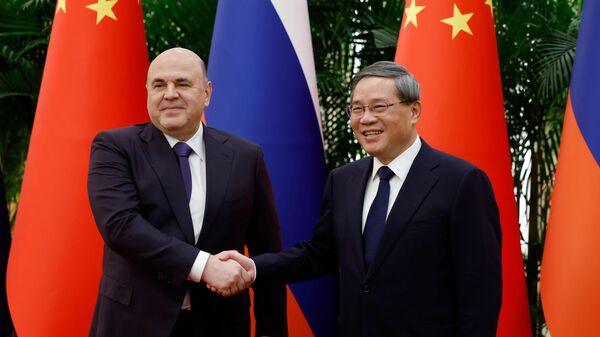 Rusya Başbakanı Mihail Mişustin Çin Halk Cumhuriyeti Başbakanı Li Çiang - Sputnik Türkiye