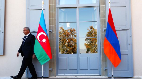 Azerbaycan Ermenistan bayrakları - Sputnik Türkiye