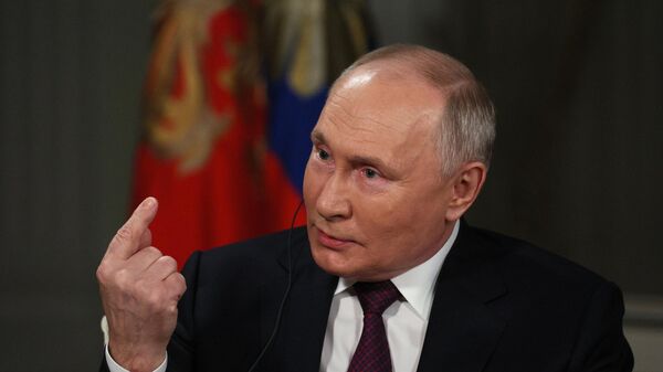 ABD’li gazeteci Carlson'ın Rusya lideri Putin ile yaptığı röportaj - Sputnik Türkiye