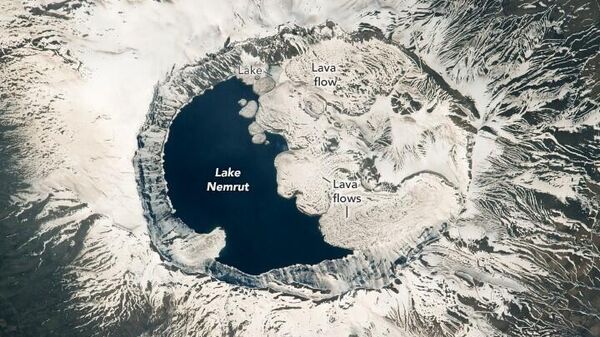 Bitlis'in Tatvan ilçesinde bulunan Nemrut Krater Gölü'nün NASA astronotları tarafından uzaydan fotoğrafı çekildi. - Sputnik Türkiye