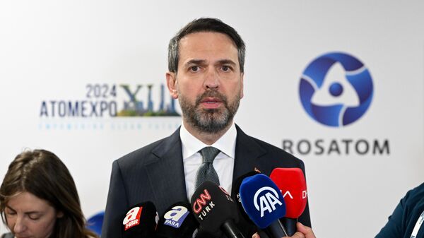 Enerji ve Tabii Kaynaklar Bakanı Alparslan Bayraktar, Rusya'nın Soçi kentinde düzenlenen Uluslararası ATOMEXPO-2024 Forumu'na katıldı - Sputnik Türkiye