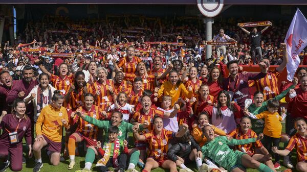 Turkcell Kadın Futbol Süper Ligi'nde şampiyon Galatasaray oldu - Sputnik Türkiye