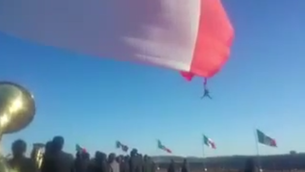 Bayrak Meksika’lı askeri havaya uçurdu - Sputnik Türkiye