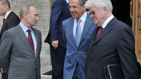 Rusya Devlet Başkanı Vladimir Putin, Rusya Dışişleri Bakanı Sergey Lavrov ve Rusya'nın AB Daimi Temsilcisi Vladimir Çijov - Sputnik Türkiye