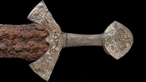 1000 yıllık Viking kılıcı bulundu - Sputnik Türkiye